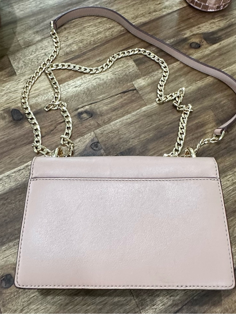 Authentic Marc Jacobs Blush Pink Leather Crossbody with Gold Logo - Picture 15 of 16